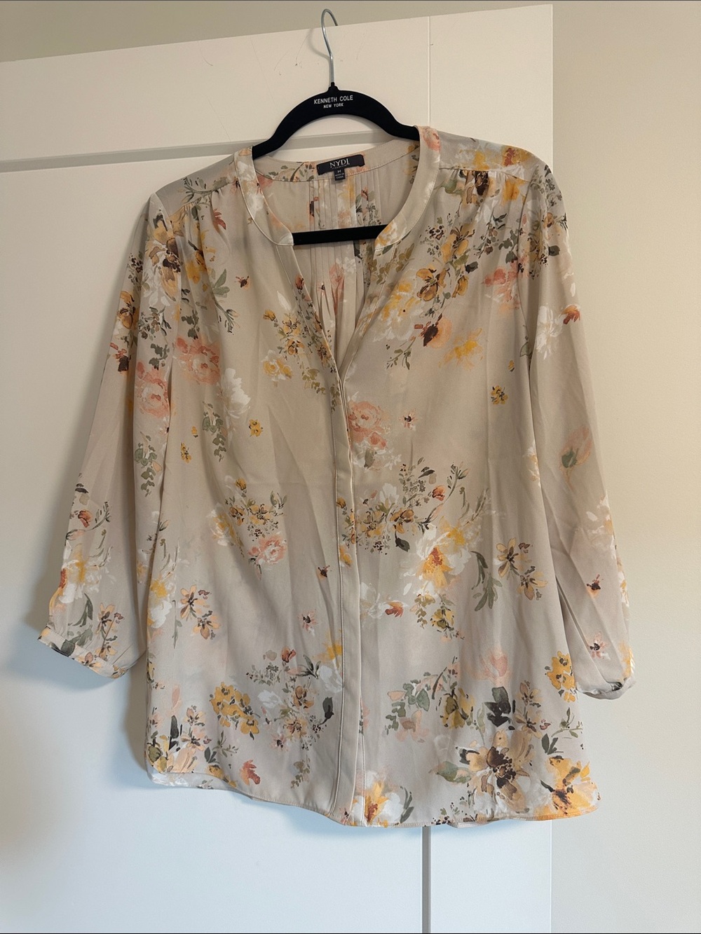 NYDJ Beige Floral Button-Front Blouse with Yellow & Pink Accents